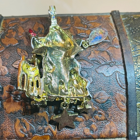 SALE!!! RARE SignedKirk’s Folly Santa & Forest Animals Necklace Enhancer! - Picture 11 of 11